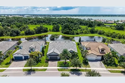 7997 Grande Shores Drive, Lakewood Ranch, FL 34240 - Photo 13