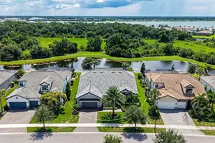 7997 Grande Shores Dr, Lakewood Ranch, FL 34240 - Photo 13