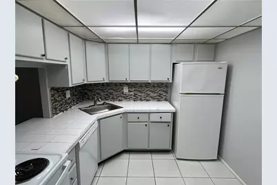 2700 Coconut Bay Lane #429 (2K), Sarasota, FL 34237 - Photo 3