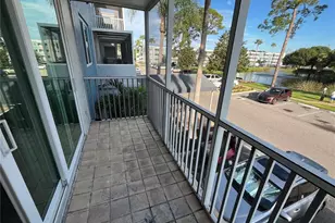2700 Coconut Bay Ln, Sarasota, FL 34237 - Photo 5