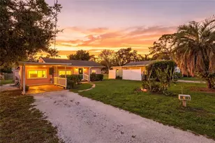 304 Mt Pleasant Rd, Nokomis, FL 34275 - Photo 1
