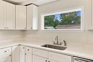 304 Mt Pleasant Rd, Nokomis, FL 34275 - Photo 9