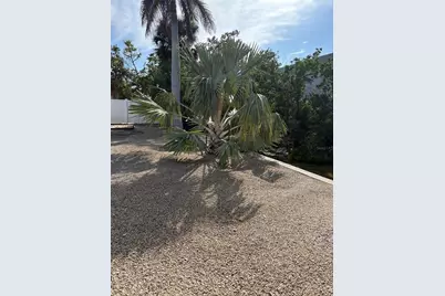 5032 Calle Minorga, Sarasota, FL 34242 - Photo 21