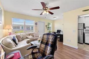 5875 18th St N, Saint Petersburg, FL 33714 - Photo 7
