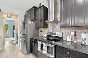 15111 Las Olas Pl, Bradenton, FL 34212 - Photo 9