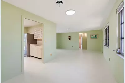 437 Beach Park Boulevard, Venice, FL 34285 - Photo 11