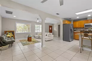 2520 E Milmar Dr, Sarasota, FL 34237 - Photo 5