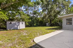 2520 E Milmar Dr, Sarasota, FL 34237 - Photo 27