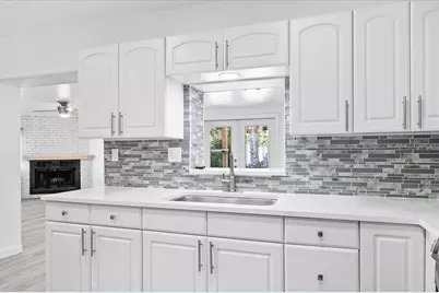 6243 Carlton Avenue, Sarasota, FL 34231 - Photo 9
