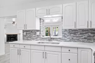 6243 Carlton Ave, Sarasota, FL 34231 - Photo 9