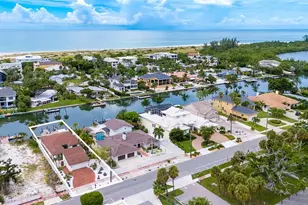 556 N Washington Dr, Sarasota, FL 34236 - Photo 1