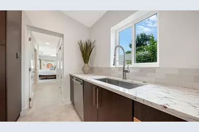 556 N Washington Drive, Sarasota, FL 34236 - Photo 21