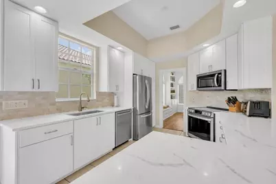 8375 Jesolo Lane, Sarasota, FL 34238 - Photo 5