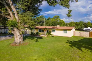 1126 Carmella Cir, Sarasota, FL 34243 - Photo 3