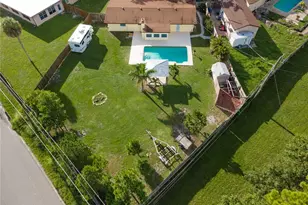 1126 Carmella Cir, Sarasota, FL 34243 - Photo 29