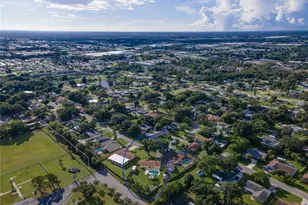1126 Carmella Cir, Sarasota, FL 34243 - Photo 35