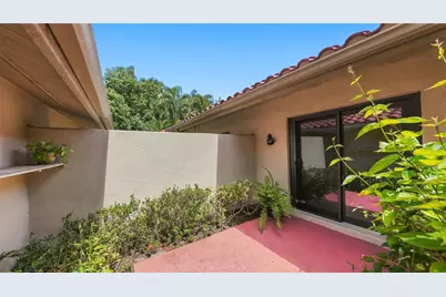 4802 Kestral Park Circle #22, Sarasota, FL 34231 - Photo 3