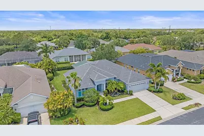 8015 Spring Marsh Drive, Bradenton, FL 34201 - Photo 5