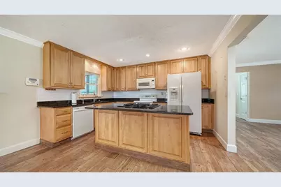 4090 Groveland Avenue, Sarasota, FL 34231 - Photo 7