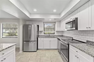 2475 Wood Oak Dr, Sarasota, FL 34232 - Photo 13