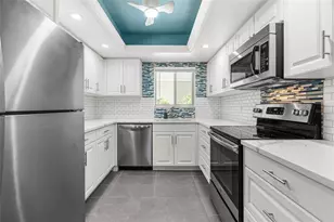 1647 Southwood St, Sarasota, FL 34231 - Photo 5