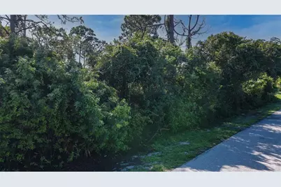 2458 Woodyglen Street, Port Charlotte, FL 33948 - Photo 5