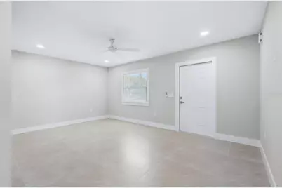 3021 14th Street E, Bradenton, FL 34208 - Photo 3