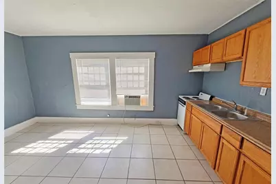 612 26th Street W #4, Bradenton, FL 34205 - Photo 3