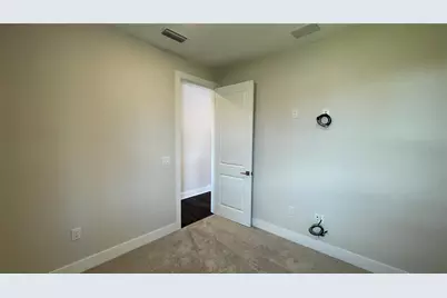 18519 Dayspring Place, Venice, FL 34293 - Photo 15