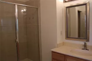 3429 Parkridge Cir, Sarasota, FL 34243 - Photo 23