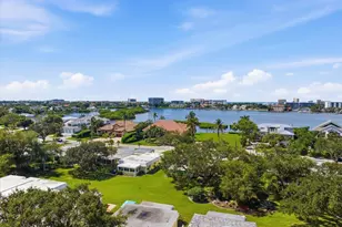 5826 Driftwood Pl, Sarasota, FL 34231 - Photo 5