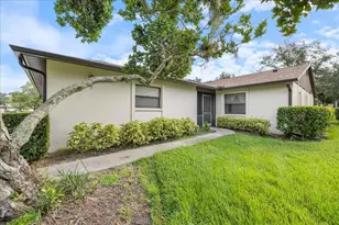 462 Oak Hill Cir, Sarasota, FL 34232 - Photo 1