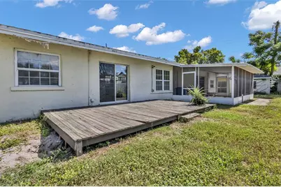 246 Magellan Drive, Sarasota, FL 34243 - Photo 13