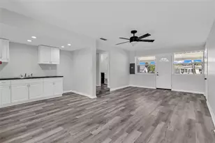 246 Magellan Dr, Sarasota, FL 34243 - Photo 17