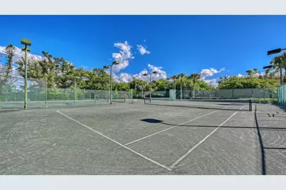 1211 Gulf Of Mexico Drive #603, Longboat Key, FL 34228 - Photo 37