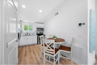 3007 Avenue E #B, Bradenton Beach, FL 34217 - Photo 9