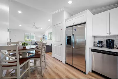 3007 Avenue E #B, Bradenton Beach, FL 34217 - Photo 13