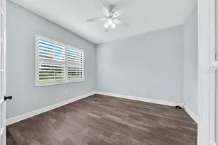 8256 Larkspur Cir, Sarasota, FL 34241 - Photo 29