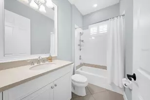 8256 Larkspur Cir, Sarasota, FL 34241 - Photo 51