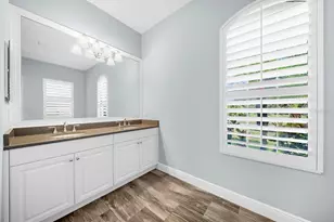 8256 Larkspur Cir, Sarasota, FL 34241 - Photo 43