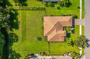 8256 Larkspur Cir, Sarasota, FL 34241 - Photo 73