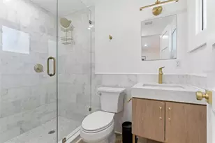 4879 Commonwealth Dr, Sarasota, FL 34242 - Photo 29