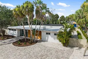 4879 Commonwealth Dr, Sarasota, FL 34242 - Photo 37