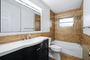 125 Mimosa Dr, Sarasota, FL 34232 - Photo 17