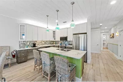 106 81st Street, Holmes Beach, FL 34217 - Photo 9