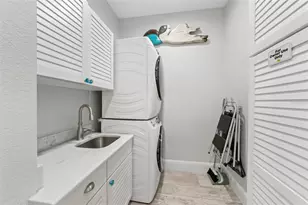 106 81st St, Holmes Beach, FL 34217 - Photo 17