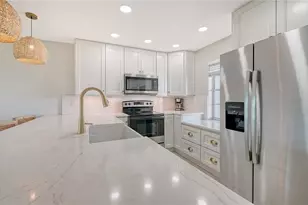 4540 Gulf of Mexico Dr, Longboat Key, FL 34228 - Photo 9