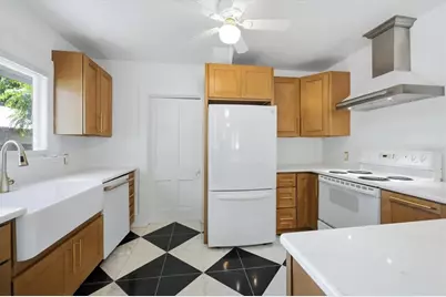 1309 13th Avenue W, Bradenton, FL 34205 - Photo 11