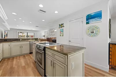 548 Beach Road #A, Sarasota, FL 34242 - Photo 9