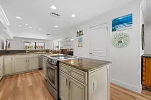 548 Beach Rd, Sarasota, FL 34242 - Photo 9